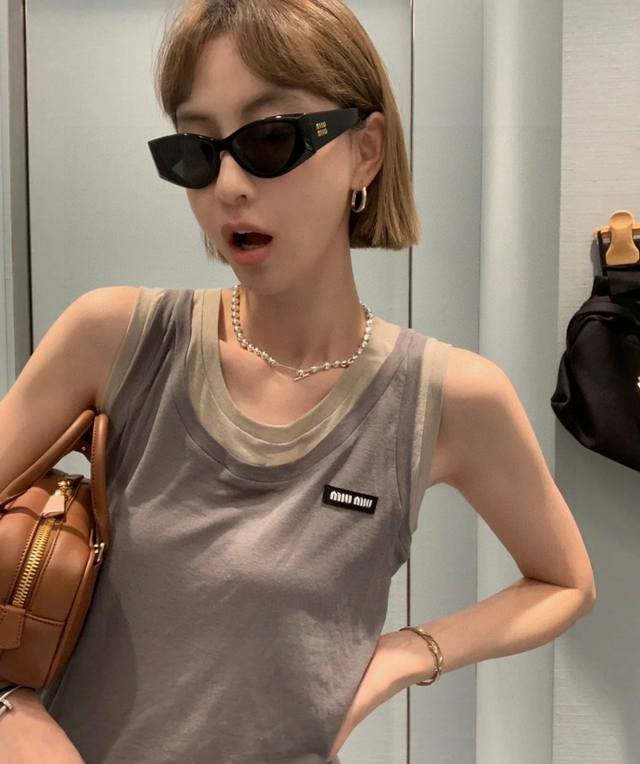 miumiu Exclusive Diamond Frame Cutting Process, All-Match Cat-Eye Women's Sun