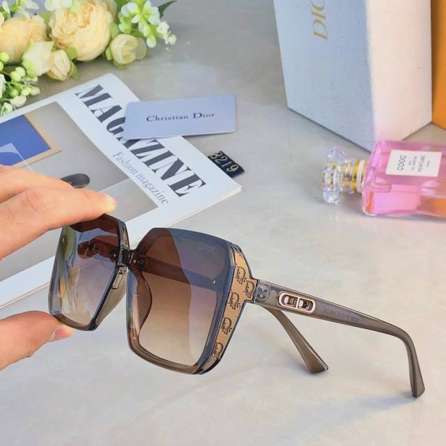 dio*2025 New Sunglasses For Women, Beach Vacation, Instagram, Celebrity Photo