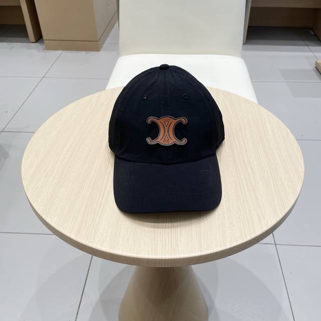 Celine Arc De Triomphe Soft Top Cap For Women All-Match 2025 New Style Internet