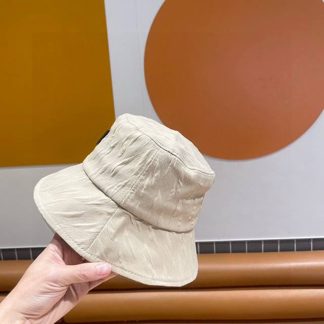 loewe Loewe 2025 Spring And Summer New Cloth Hat Pleated Fisherman Hat Head C