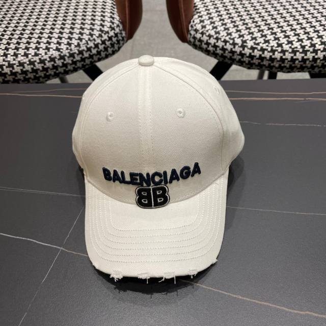 balenciaga Balenciaga 2025 New Baseball Cap Simple And Stylish Super Invincib