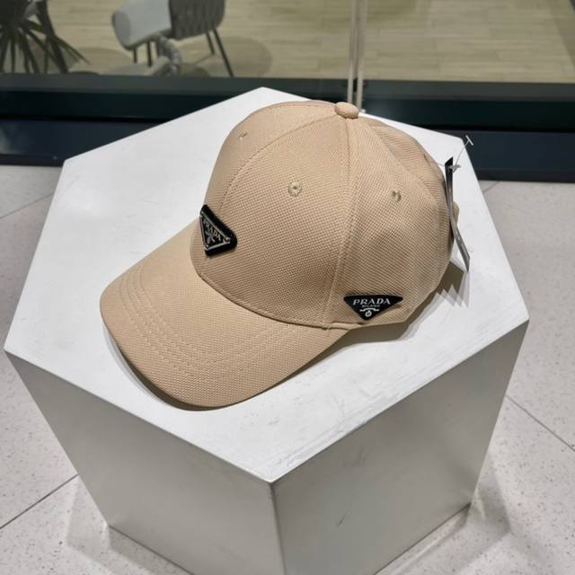 Prada Spring And Summer New Big Brand Baseball Cap New Shipment Big Brand Style