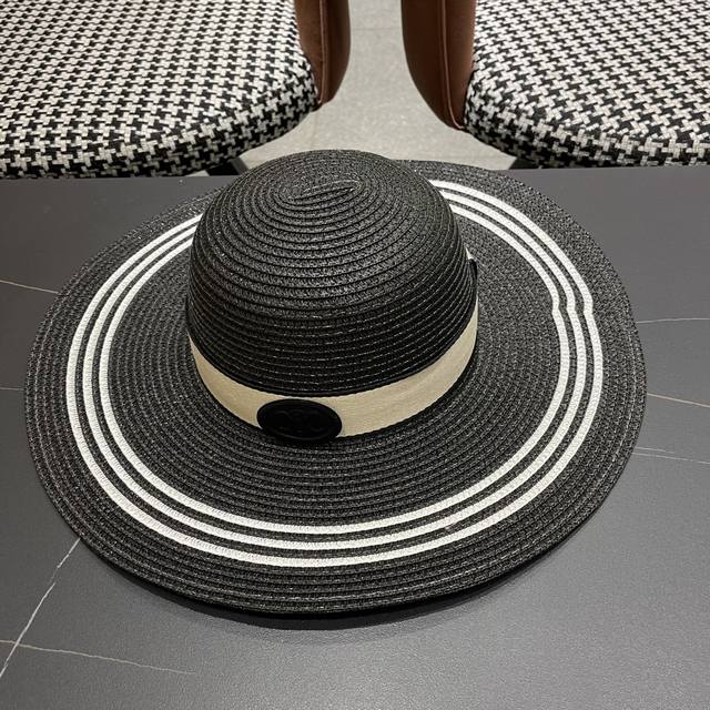 Celine New Wide-Brimmed Sun Protection Straw Hat A Must-Have Sun Protection Item