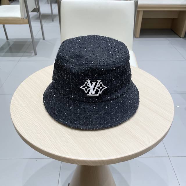 New Louis Vuitton Spring Korean Fashion Small Diamond Beret Hat For Women, Fashi