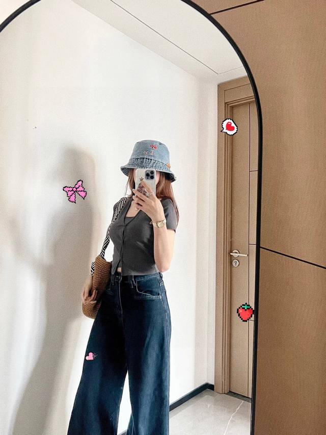 Comes With A Dust Bag. Dior 2025 New Bear Embroidered Denim Fisherman Hat. Versa