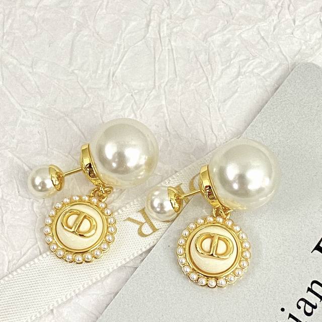 dior Earrings Are Hot-Selling Models And Are Now On Sale. Dior White Button P