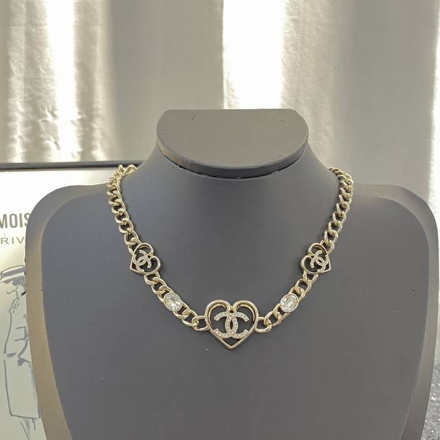 Chanel Necklace Hot Sale New Consistent Zp Chan 23 Three Love Crystal Choker Nec
