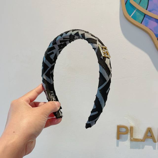With Packaging Fendi Fendi's Hot New Style Hairband Thin Version Original Single