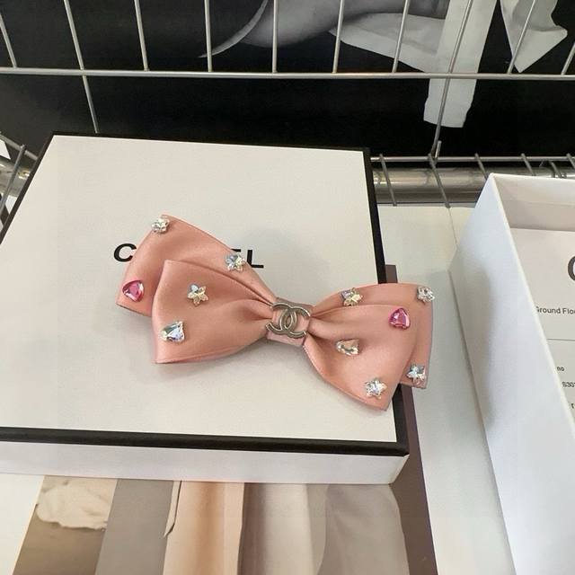 With Packaging Box Chanel Chanel's Latest Xiaoxiang Popular Duckbill Clip Is Sup