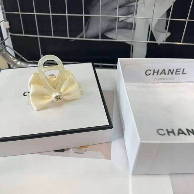 With Packaging Box Chanel Chanel's Hottest New Style Clip Summer Fresh Fashion T