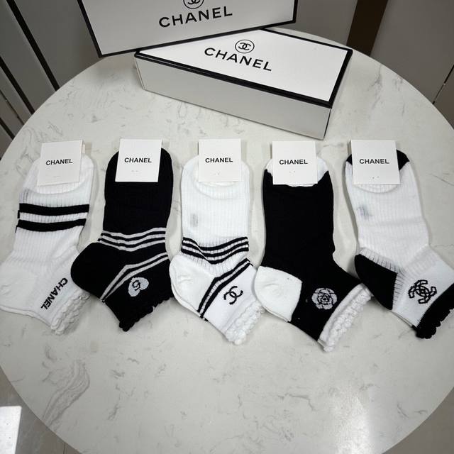 Chanel Chanel Ch New Women's Socks, Five Pairs In A Box, Light, Soft, Comfortabl
