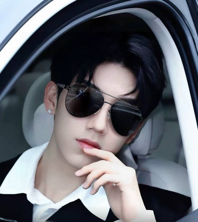 gucci 2025 New Men And Women Couple Sunglasses Polygonal Sunglasses Ip Electr