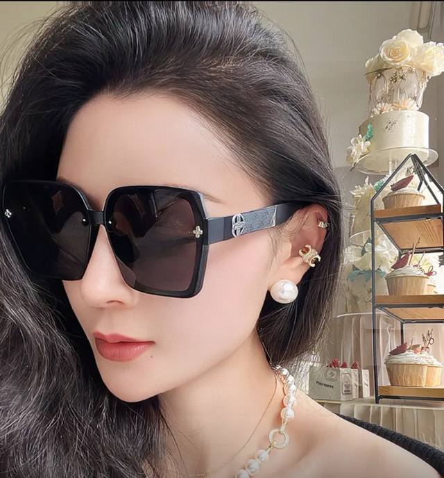 lv 2025 Spring New Trend Hot Style Fashion Square Frame Sunglasses High Quali