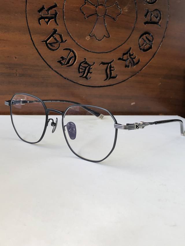 New Simple Chrome Heart Titanium Frame Elegant Pure Titanium Ch8022 Size:51-20-1