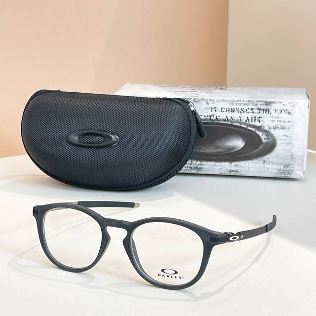 oakle*Model:Ox8105 Size:52 Port 17-140 High Version