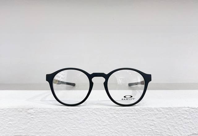 oakle*Model:Ox8165Size:50Port21-136