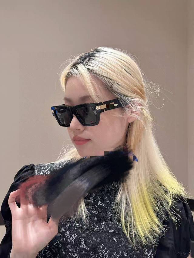 Versace 2025 New Classic Top Sunglasses Rectangular Color Matching Street Fashio