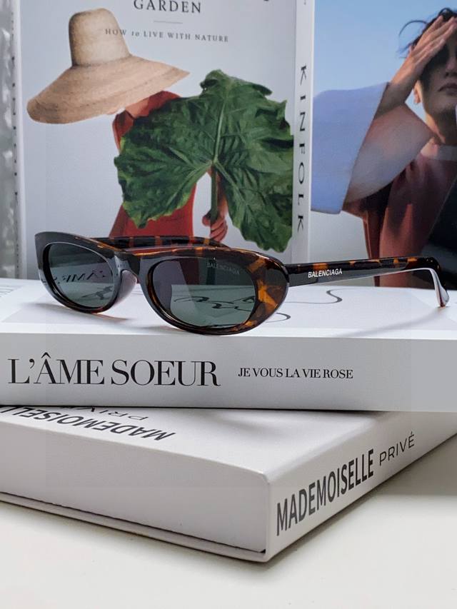 balenciaga Balenciaga Retro Small Frame Oval Sunglasses For Men Simple Fashio