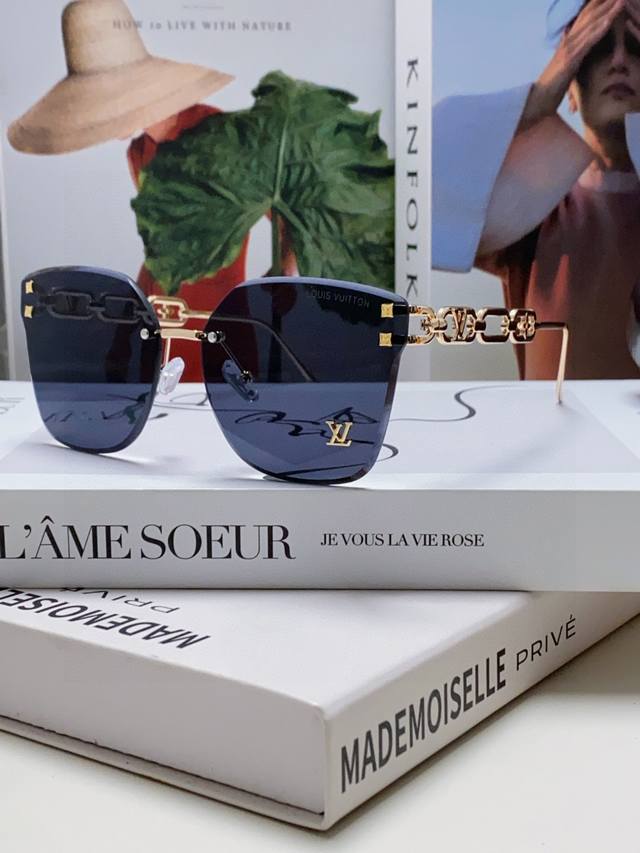 lv Louis Vuitton 2025 New Frameless Trimmed Letter Style High-End Full-Print