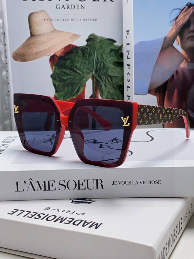 lv Louis Vuitton Sunglasses For Women, Good Looking, Very Stylish, Small Face