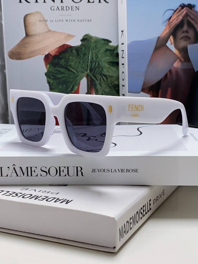 fendi Fendi 2025 Latest Sunglasses Sunglasses Letters Round Face Square Anti-