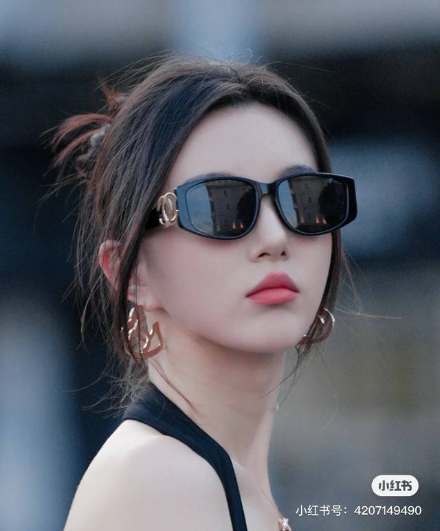 chanel Vintage Gold Logo Sunglasses Vintage Chanel Vintage Sunglasses Gold Do
