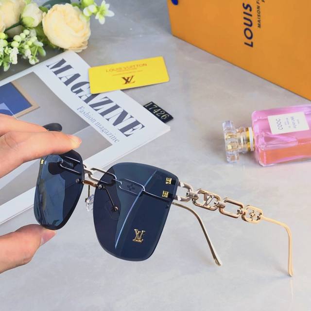 louis Vuitto*New Fashion European And American Brand Style Sunglasses Street
