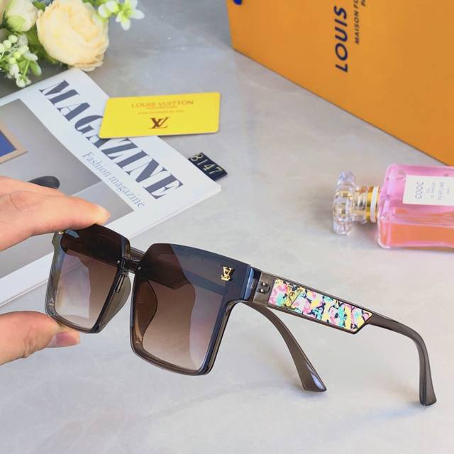 louis Vuitto*Personalized Trendy Square Frame Temperament Classic Gradient Co
