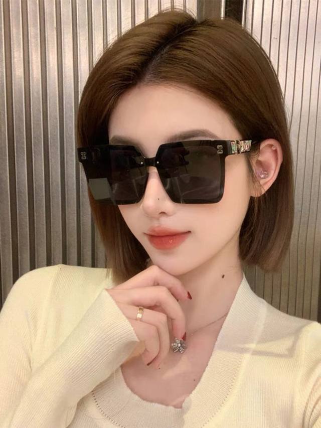 herme* Sunglasses Women Square Retro Korean Version Ins High-End Big Face Sli