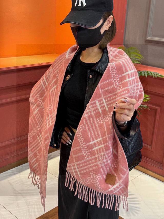 Double-Sided Scarf Burberry Burberry Plaid Scarf Is So Beautiful That It's Crazy