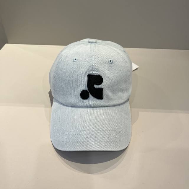 New Baseball Cap From The Official Website Of The Trendy Brand. The Original Qua