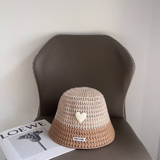 With Dust Bag Miumiu 2025 New Color Matching Holiday Style Bucket Hat All-Match