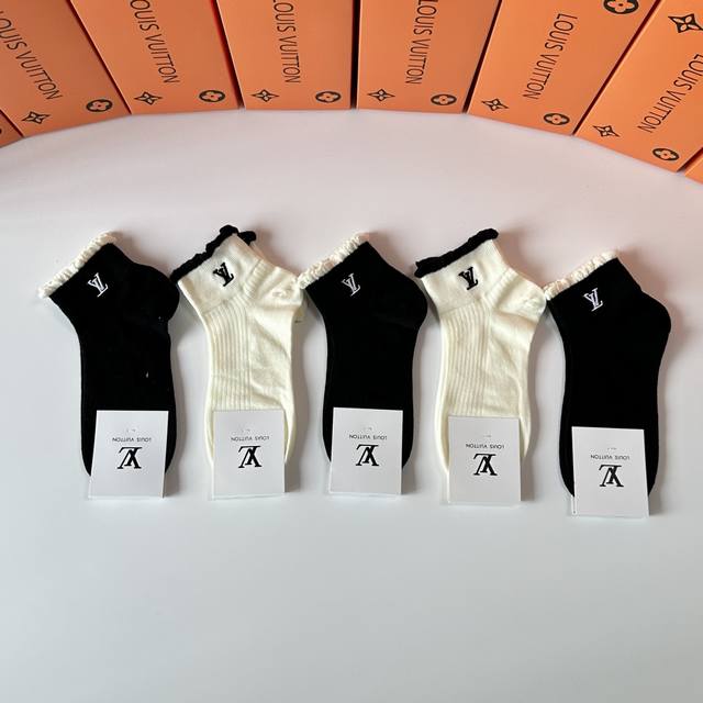 Special Counter Packaging Lv Louis Vuitton New Embroidered Short And Medium Tube