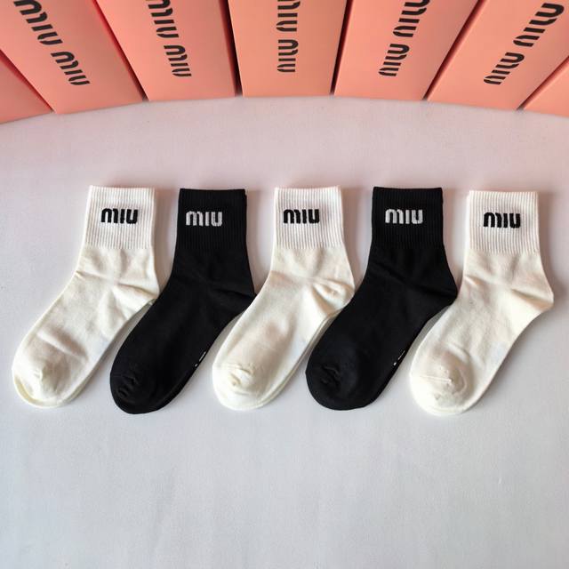 Special Packaging Miumiu Miu Miu New Classic Medium And Long Pile Socks, Five Pa