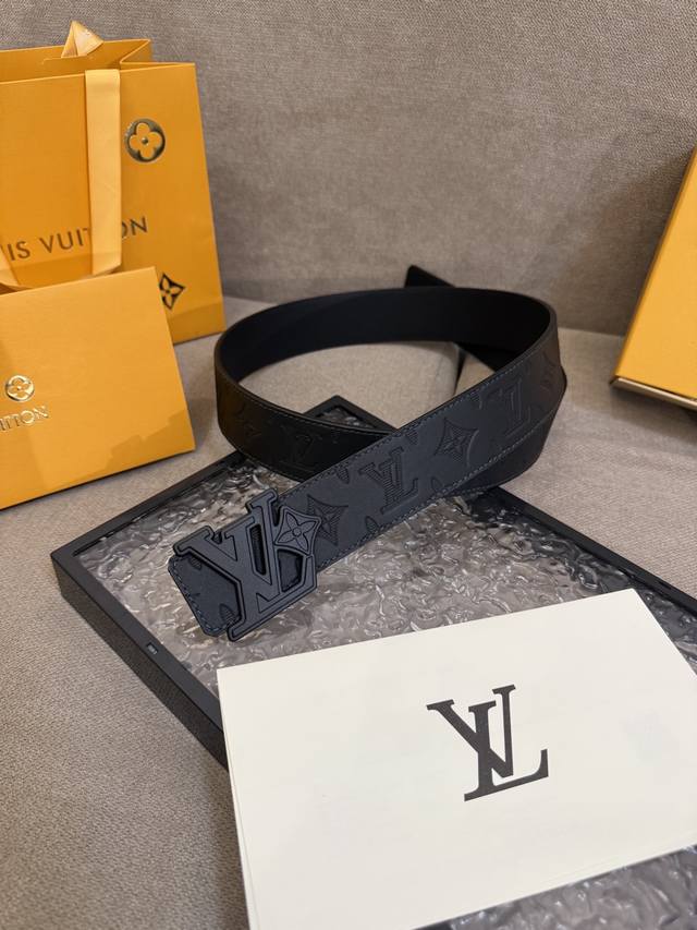 lv Dimension 4.0 Double-Sided Belt Introduces Classic Style Into Novel Size D