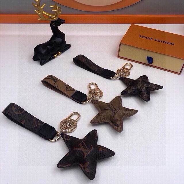 Running Volume Model With Pictures Original Packaging Lv Star Bag Ornaments Pend