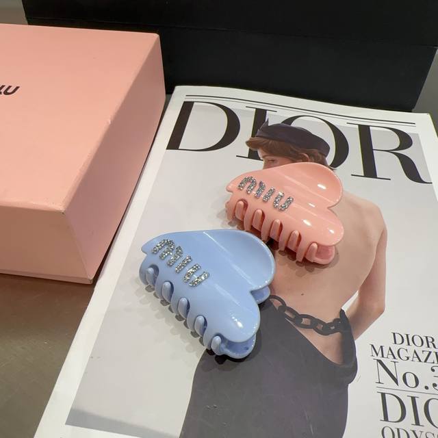 With Packaging Box Miumiu New Style Clip Is Simple And Elegant, Full Of Celebrit