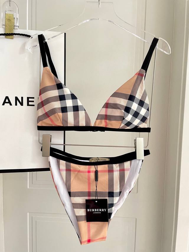 Burberry's New Bikini Is Suitable For A Variety Of Scenarios. It Can Be Worn As