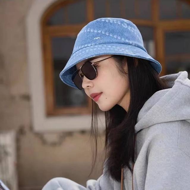 chanel Chanel 2025 Spring And Summer New Four Seasons Letter Double C Fisherm