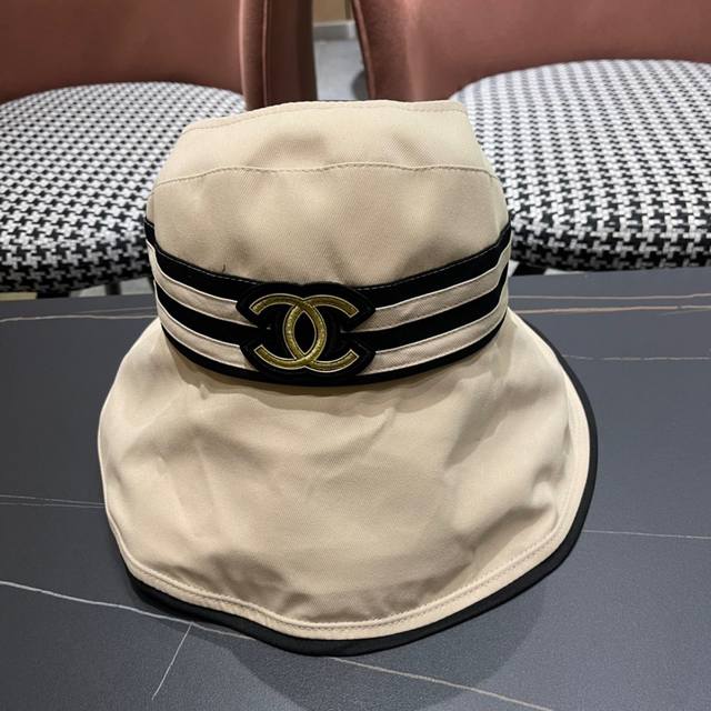 Chanel Hollow Hat Is The First Choice For Summer Sun Protection. The Minimalist
