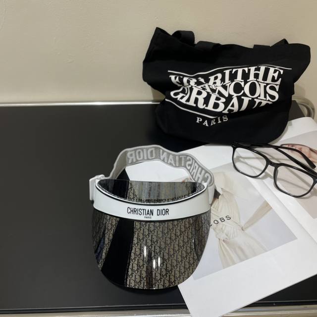 The Hottest Glasses Hat Is Finally In Stock The Dior Sun Hat Is A Revolution In