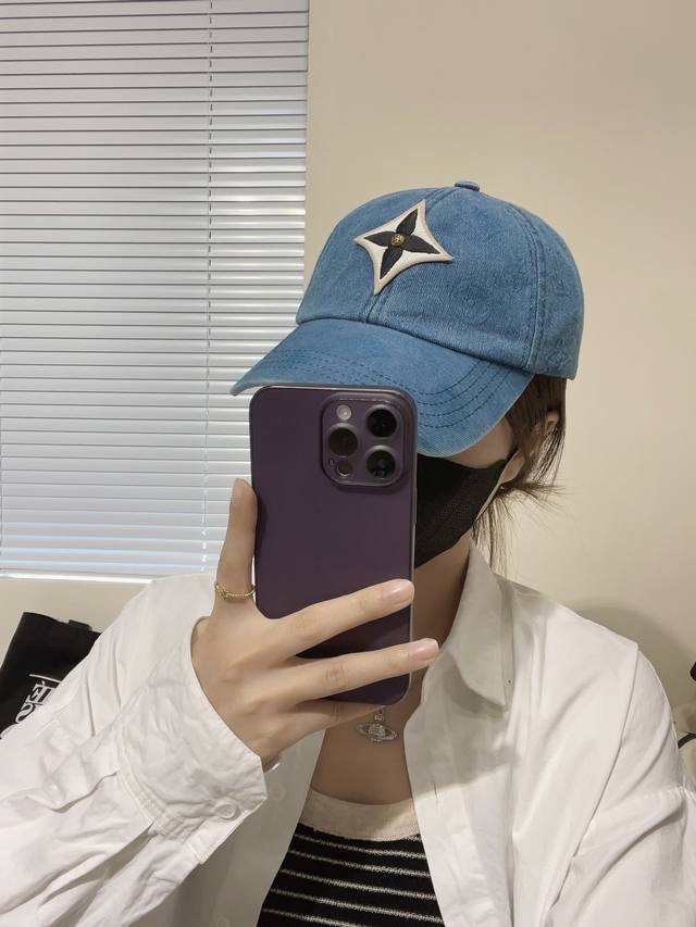 lv Louis Vuitton's New Denim Embroidered Baseball Cap Hot Technology Upgrade