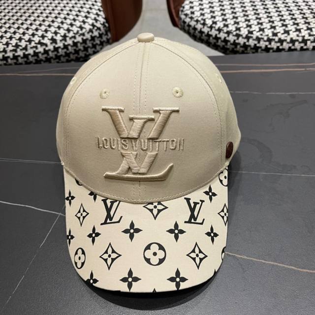 louivuittonlv 2025 Counter New Louis Vuitton Embroidered Baseball Cap Simple
