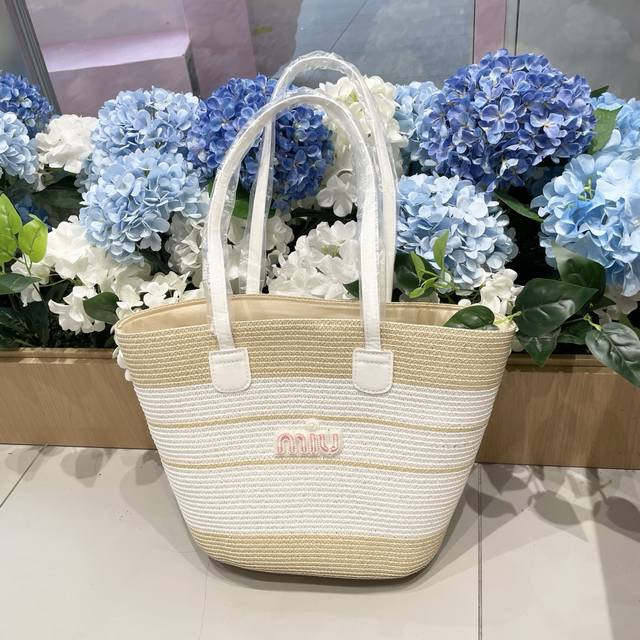 Miu Miu Miumiu2025 New Commuter Tote Bag Woven Bag Shoulder Bag Summer High-End