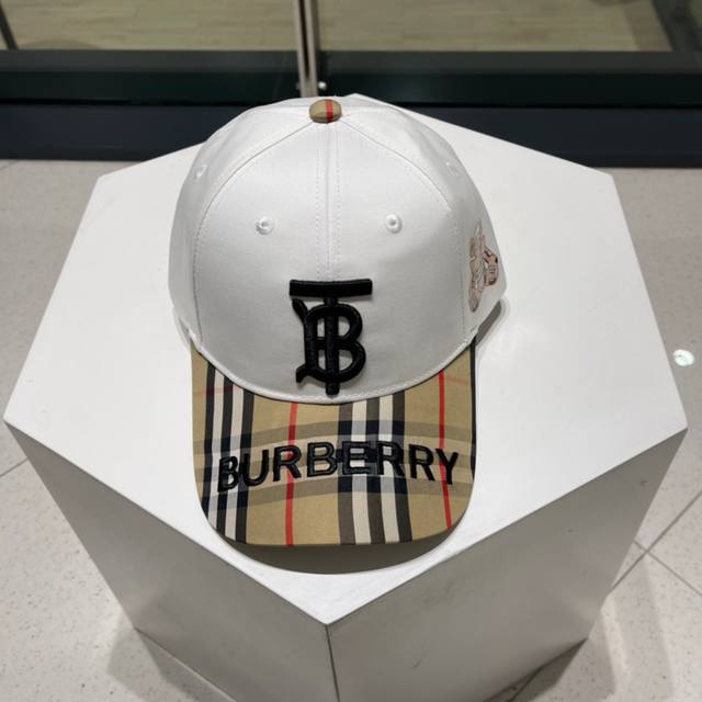 Burberry Autumn And Winter New Embroidered Simple Baseball Cap New Shipment Big