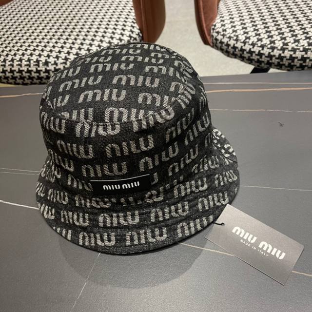 The New Style Fisherman Hat Of The Classic Official Website Of Miu Miu Is A Big