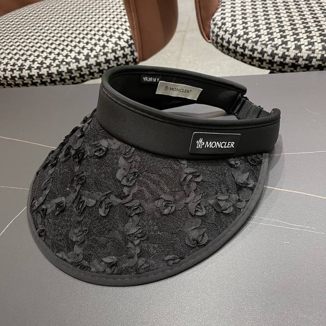 Moncler 2025 New Style Flower Hollow Hat For Women For Spring And Summer Travel