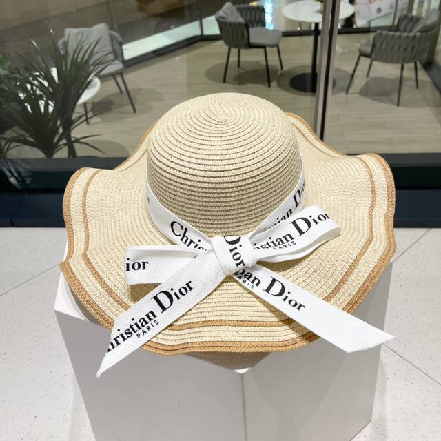 celine Celine New Summer Straw Hat Sun Hat Beach Hat Pleated Sun Hat Head Cir