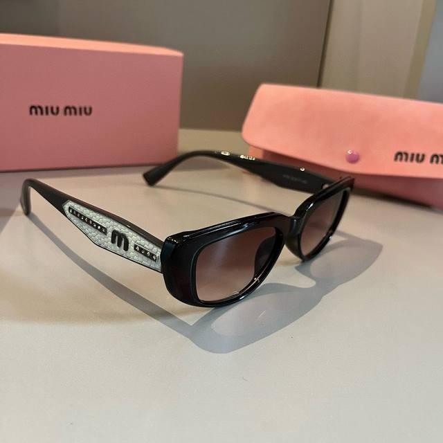 miumiumiao Miao Cat-Eye Sunglasses Sweet And Cool Modern Girl Look Over Here