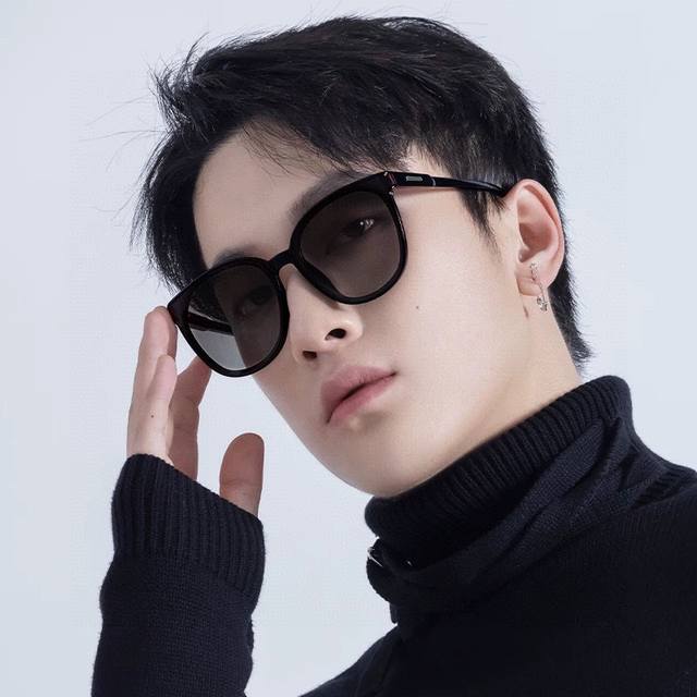 gucci 2025 Spring New Trend Hot Fashion Square Frame Polarized Sunglasses Hig